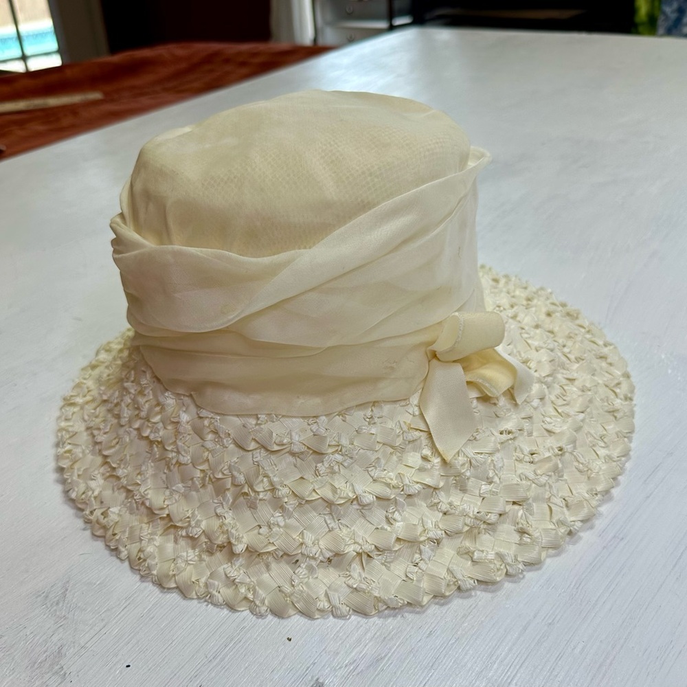 Vintage Ivory Ribbon Brim Church Derby Hat Bow Accent Textured Brim - Picture 7 of 16
